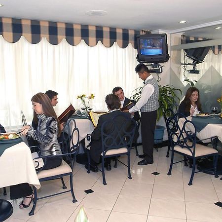 Apart Hotel Kennedy Guayaquil Esterno foto